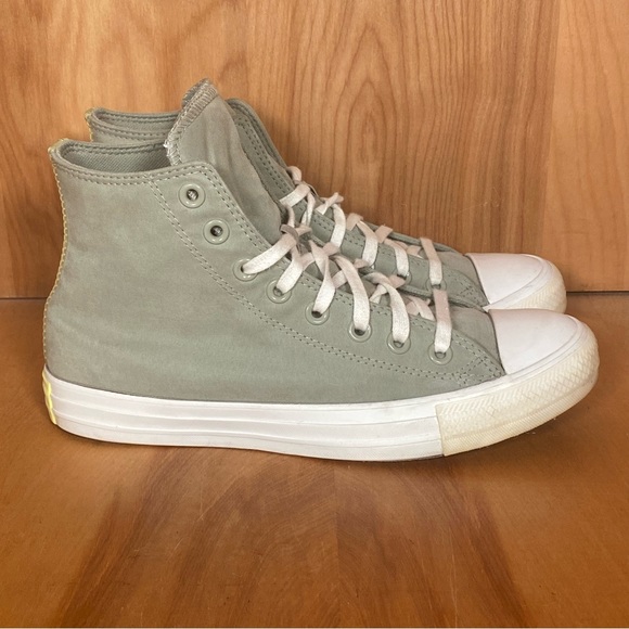 Converse Shoes - Womens 9 Converse High Top Sneakers Green SEF0852